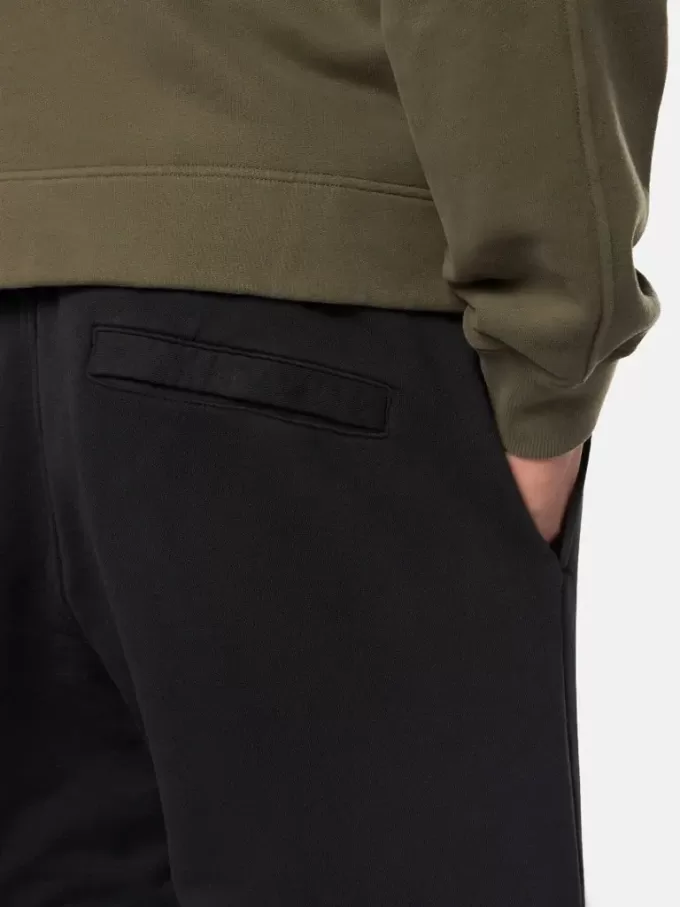 Bermudashorts in regulärer Passform mit elastischem Bund. Bermudashorts in regulärer Passform mit elastischem Bund.