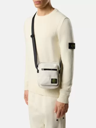 Beuteltasche mit Reißverschlussfächern und verstellbarem Riemen Beuteltasche mit Reißverschlussfächern und verstellbarem Riemen