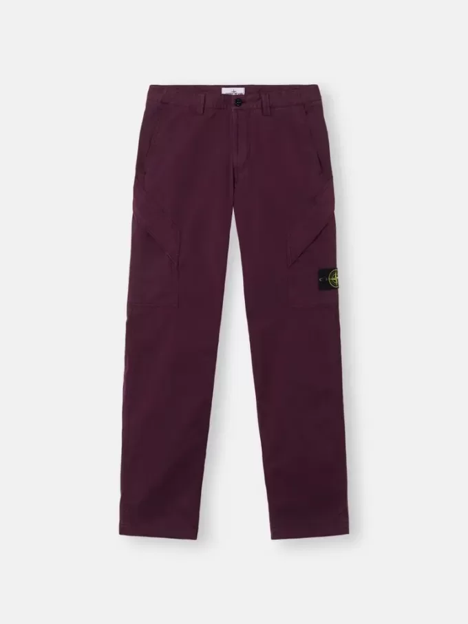 Cargohose in regulärer Passform mit schrägen Reißverschlusstaschen. Cargohose in regulärer Passform mit schrägen Reißverschlusstaschen.