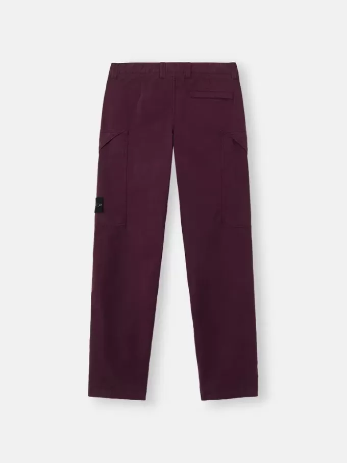 Cargohose in regulärer Passform mit schrägen Reißverschlusstaschen. Cargohose in regulärer Passform mit schrägen Reißverschlusstaschen.