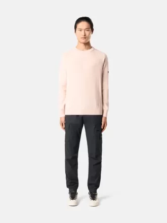 Cargohose mit normaler, konisch zulaufender Passform und Reißverschlusstaschen. Cargohose mit normaler, konisch zulaufender Passform und Reißverschlusstaschen.