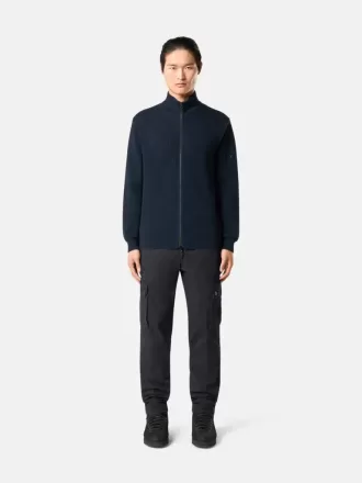 Cargohose mit normaler, konisch zulaufender Passform und Reißverschlusstaschen. Cargohose mit normaler, konisch zulaufender Passform und Reißverschlusstaschen.