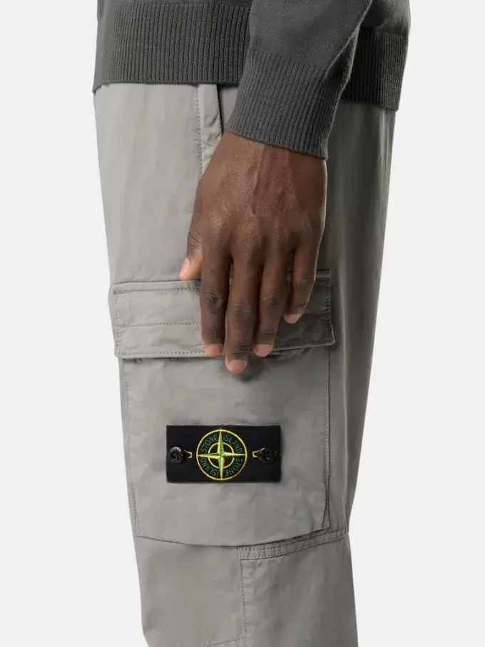 Cargohose mit normaler, konischer Passform und elastischem Bund