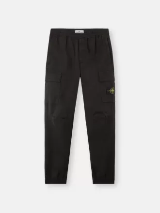 Cargohose mit normaler, konischer Passform und Reißverschlusstaschen. Cargohose mit normaler, konischer Passform und Reißverschlusstaschen.