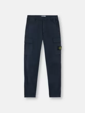Cargohose mit normaler, konischer Passform und Reißverschlusstaschen. Cargohose mit normaler, konischer Passform und Reißverschlusstaschen.