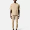 Cargohose mit normaler, konischer Passform und Reißverschlusstaschen. Cargohose mit normaler, konischer Passform und Reißverschlusstaschen.