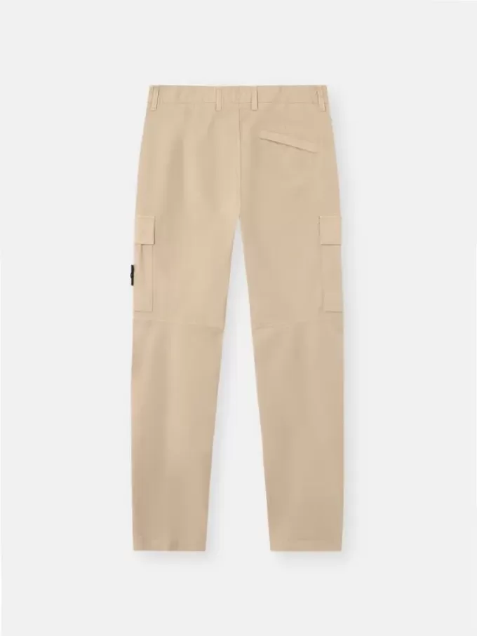 Cargohose mit normaler, konischer Passform und Reißverschlusstaschen. Cargohose mit normaler, konischer Passform und Reißverschlusstaschen.