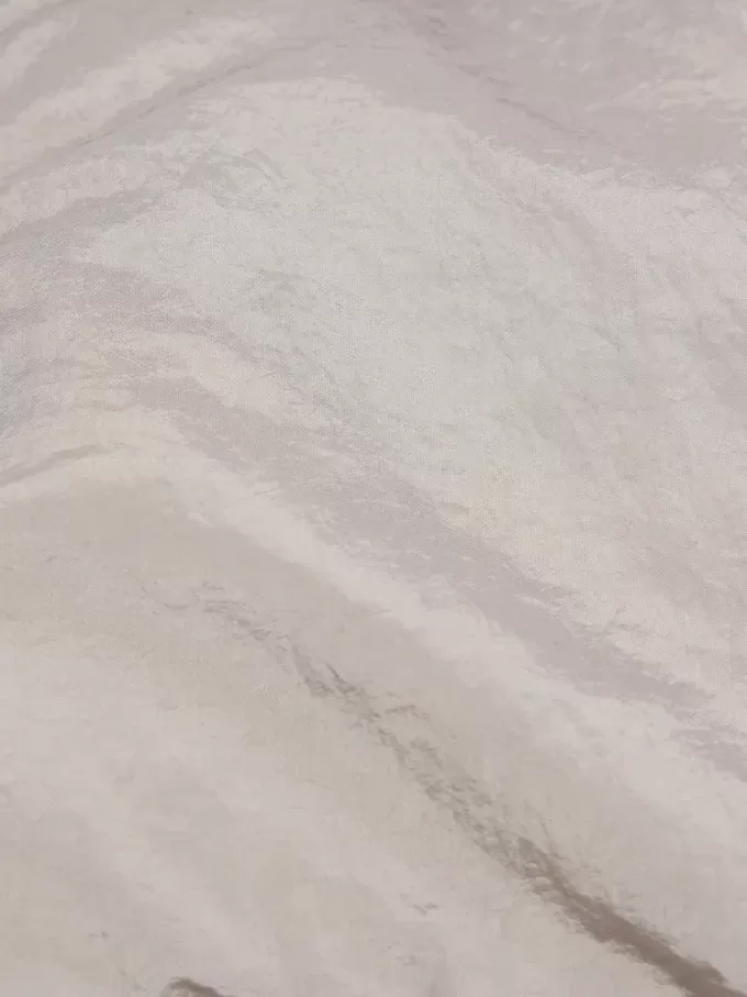 Daunenjacke mit Anti-Drop- und Druckknopftaschen Daunenjacke mit Anti-Drop- und Druckknopftaschen