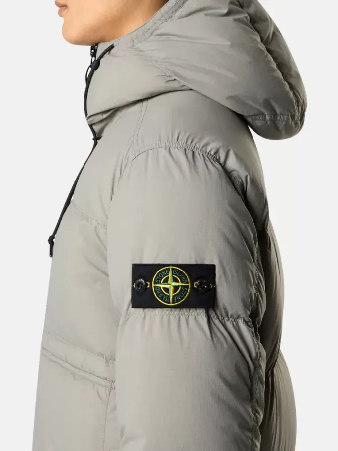 Daunenparka mit wasserabweisender Oberfläche und Druckknopftaschen Daunenparka mit wasserabweisender Oberfläche und Druckknopftaschen