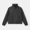 Hemdjacke mit Anti-Drop-Funktion und verdeckter Kapuze Hemdjacke mit Anti-Drop-Funktion und verdeckter Kapuze