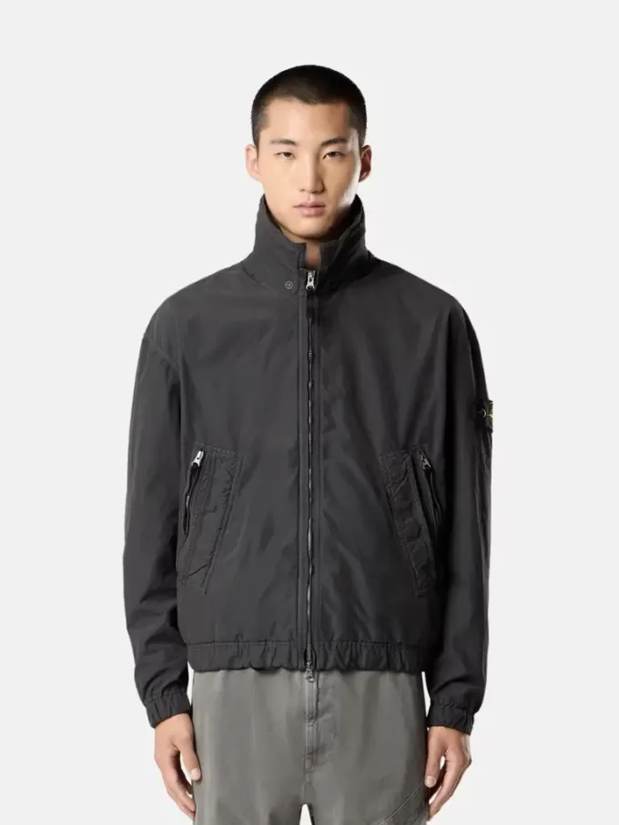 Hemdjacke mit Anti-Drop-Funktion und verdeckter Kapuze Hemdjacke mit Anti-Drop-Funktion und verdeckter Kapuze