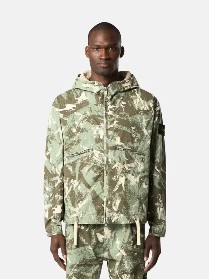 Kapuzenjacke mit Camouflage-Print und Anti-Drop-Beschichtung Kapuzenjacke mit Camouflage-Print und Anti-Drop-Beschichtung