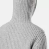 Kapuzenpullover mit Reißverschluss, Taschen und Fischerrippenmuster. Kapuzenpullover mit Reißverschluss, Taschen und Fischerrippenmuster.
