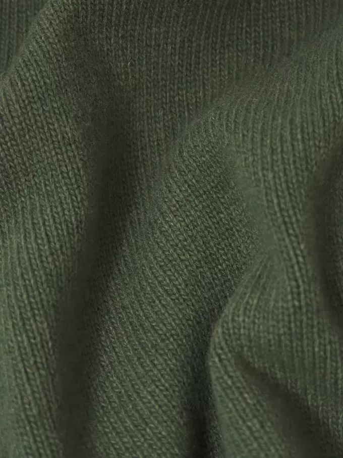 Knopfleiste-Pullover mit Filzbesatz Knopfleiste-Pullover mit Filzbesatz