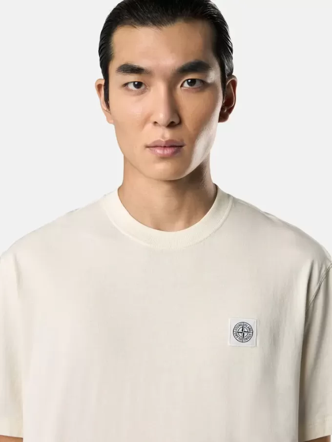 Kurzarm-T-Shirt mit Kompass-Aufnäher Kurzarm-T-Shirt mit Kompass-Aufnäher