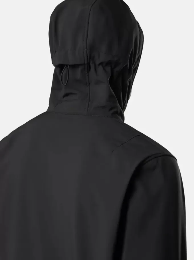 Leichte Kapuzenjacke mit wetterfester Membran Leichte Kapuzenjacke mit wetterfester Membran