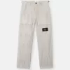 Lockere Cargohose mit verstellbaren Taillenriemen. Lockere Cargohose mit verstellbaren Taillenriemen.