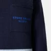 Pullover mit Rundhalsausschnitt, Brusttasche und Aufdruck Pullover mit Rundhalsausschnitt, Brusttasche und Aufdruck