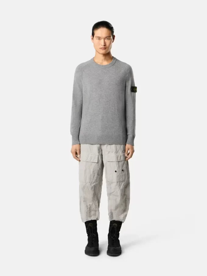 Pullover mit Rundhalsausschnitt, Raglanärmeln und gerippten Bündchen Pullover mit Rundhalsausschnitt, Raglanärmeln und gerippten Bündchen
