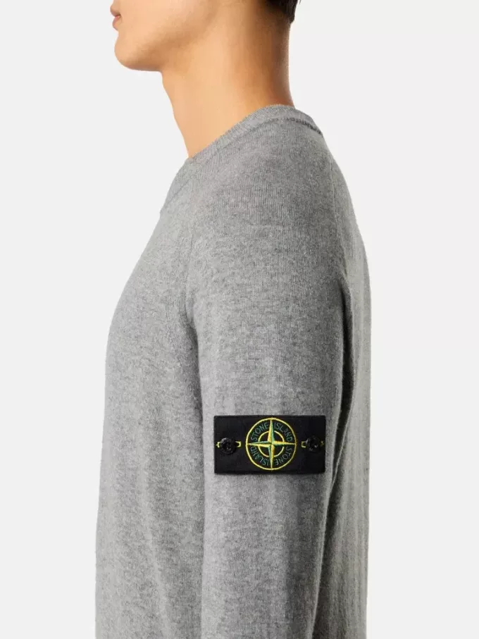 Pullover mit Rundhalsausschnitt, Raglanärmeln und gerippten Bündchen Pullover mit Rundhalsausschnitt, Raglanärmeln und gerippten Bündchen