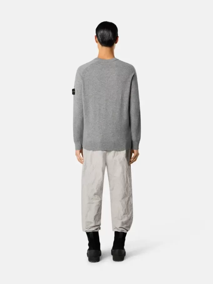 Pullover mit Rundhalsausschnitt, Raglanärmeln und gerippten Bündchen Pullover mit Rundhalsausschnitt, Raglanärmeln und gerippten Bündchen