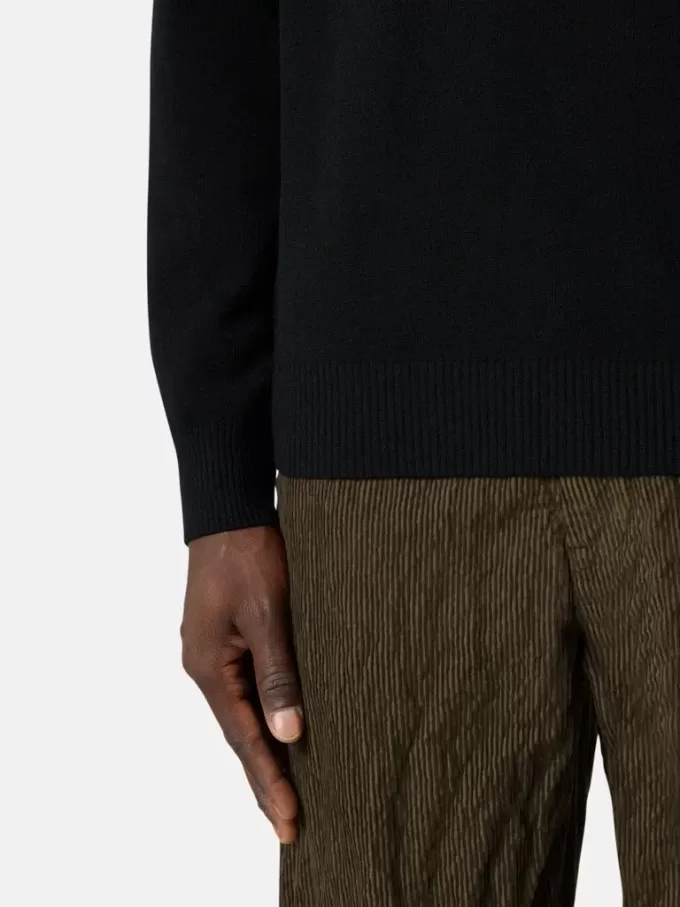 Pullover mit Rundhalsausschnitt und Details in Umkehrmaschen