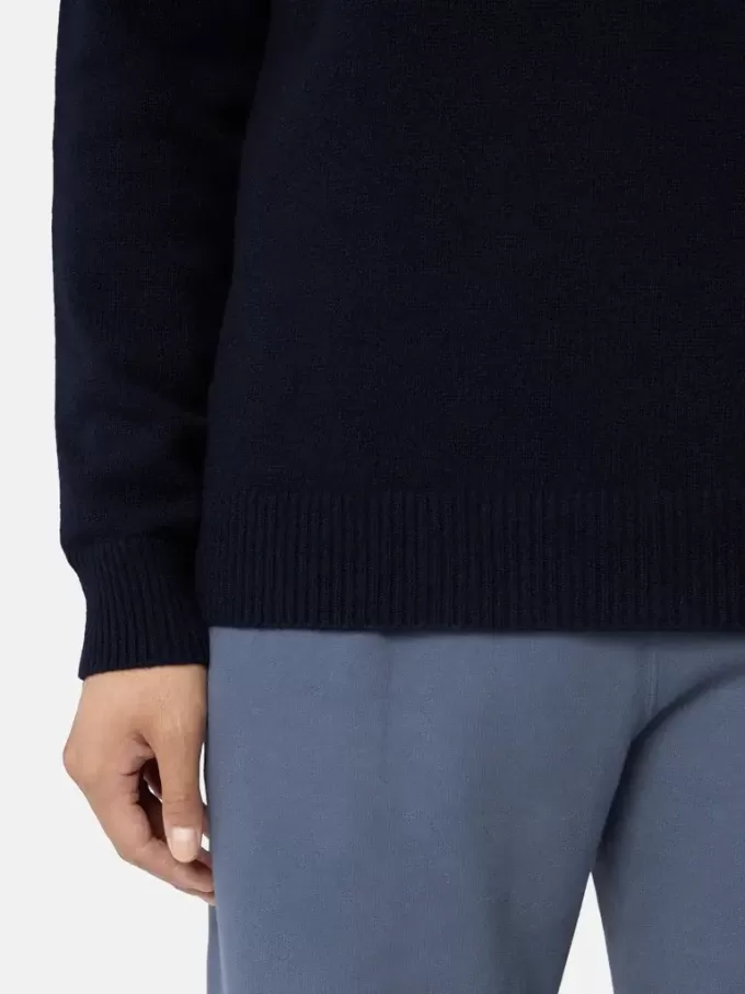 Pullover mit Rundhalsausschnitt und Ziernähten