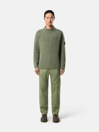 Pullover mit Stehkragen und Ziernähten