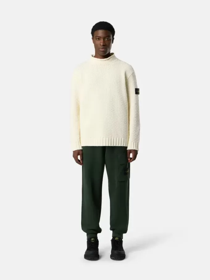 Pullover mit Stehkragen und Ziernähten
