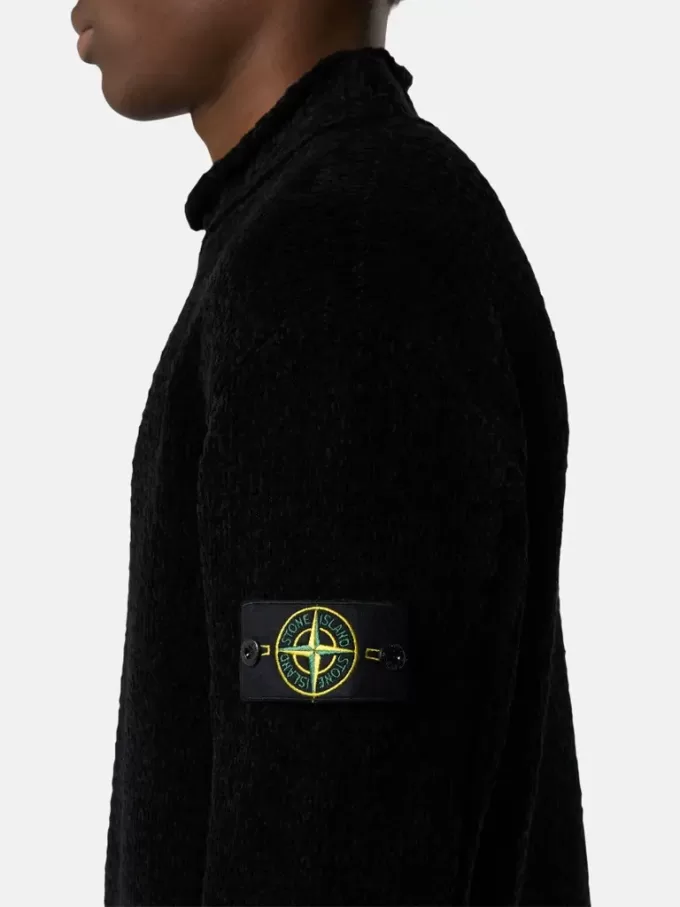 Pullover mit Stehkragen und Ziernähten