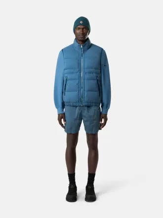 Regular-Fit-Badeshorts mit Taschen und Mesh-Futter. Regular-Fit-Badeshorts mit Taschen und Mesh-Futter.