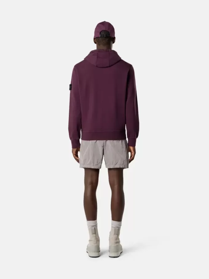 Regular-Fit-Badeshorts mit Taschen und Mesh-Futter. Regular-Fit-Badeshorts mit Taschen und Mesh-Futter.