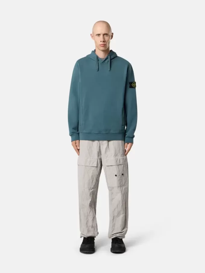Regular-Fit-Kapuzenpullover mit Kängurutasche.