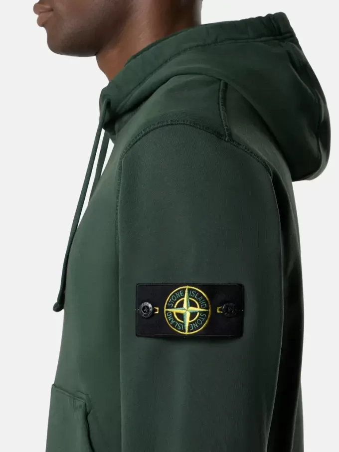 Regular-Fit-Kapuzenpullover mit Kängurutasche.