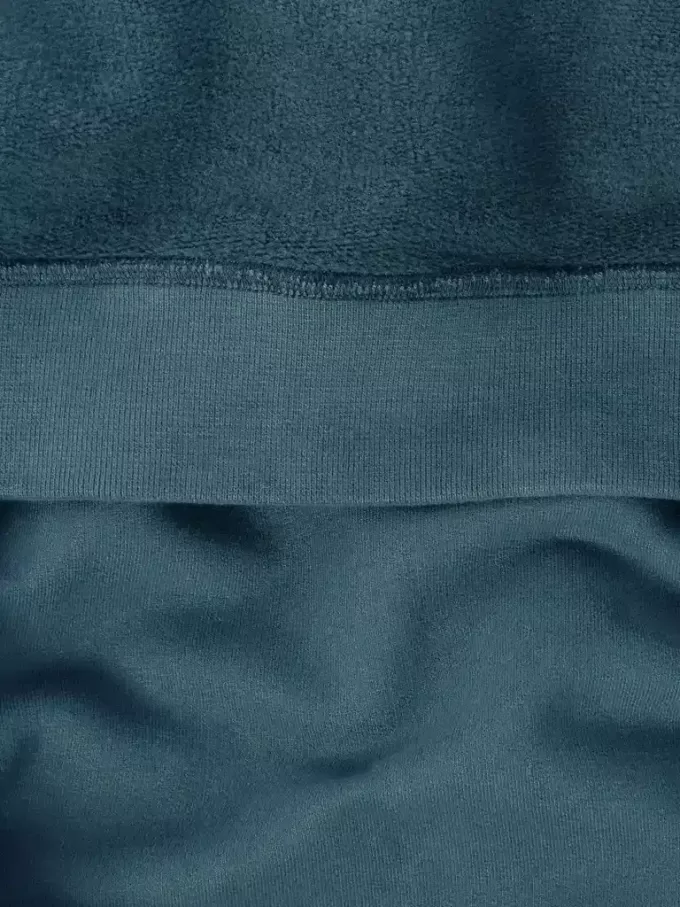 Regular-Fit-Kapuzenpullover mit Kängurutasche.