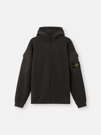 Regular-Fit-Sweatshirt mit Kapuze und Reißverschluss sowie Ärmeltaschen. Regular-Fit-Sweatshirt mit Kapuze und Reißverschluss sowie Ärmeltaschen.