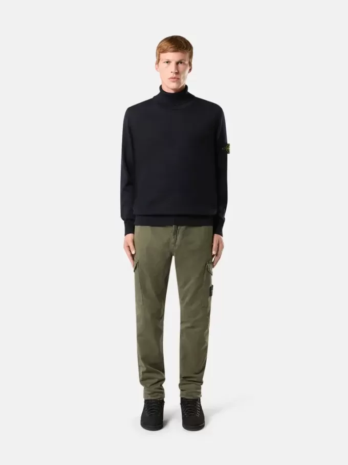 Rollkragenpullover mit gerippten Bündchen