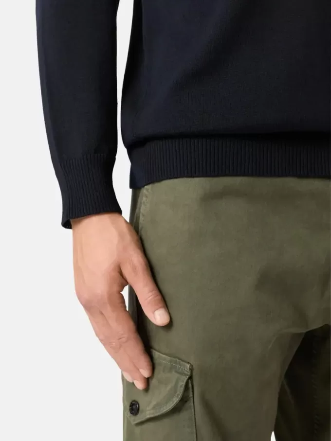 Rollkragenpullover mit gerippten Bündchen