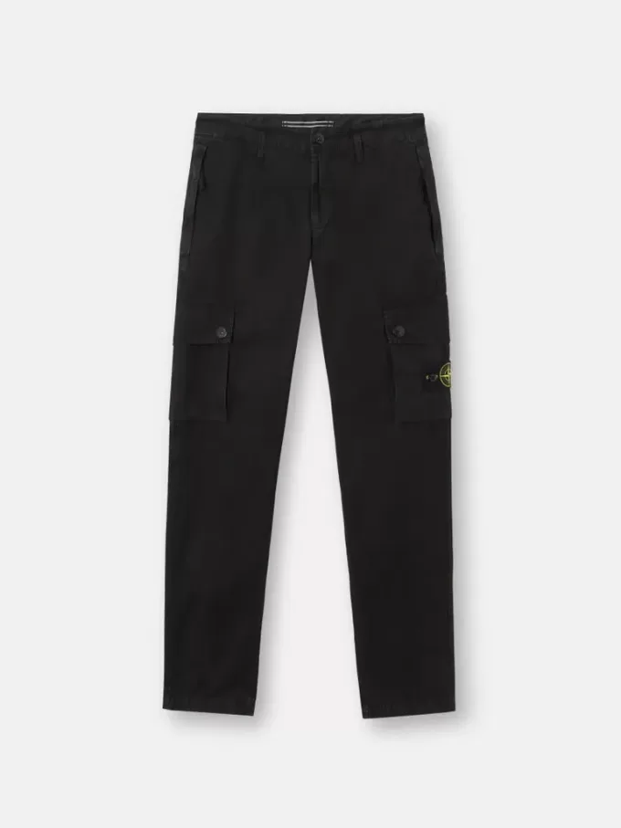 Schmal geschnittene Cargohose mit Reißverschlusstaschen Schmal geschnittene Cargohose mit Reißverschlusstaschen