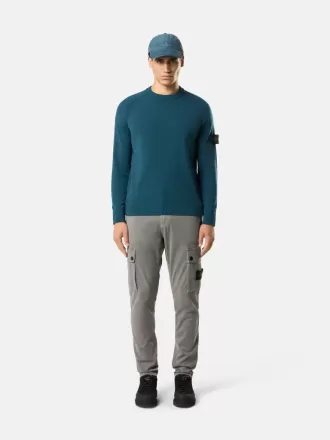Schmal geschnittene Cargohose mit Reißverschlusstaschen Schmal geschnittene Cargohose mit Reißverschlusstaschen