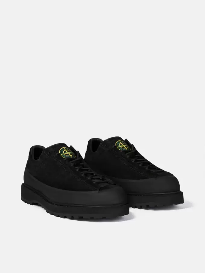 Schnürsneaker mit Gummirand und Profilsohle