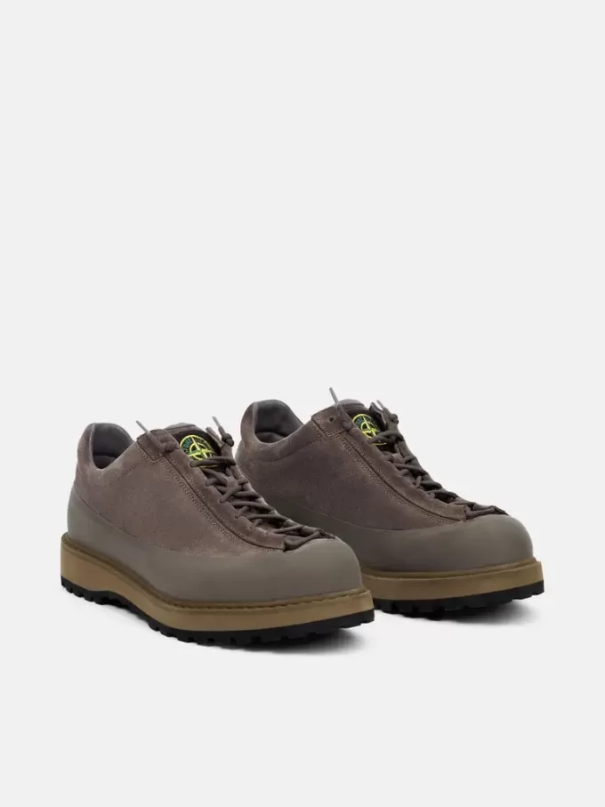 Schnürsneaker mit Gummirand und Profilsohle