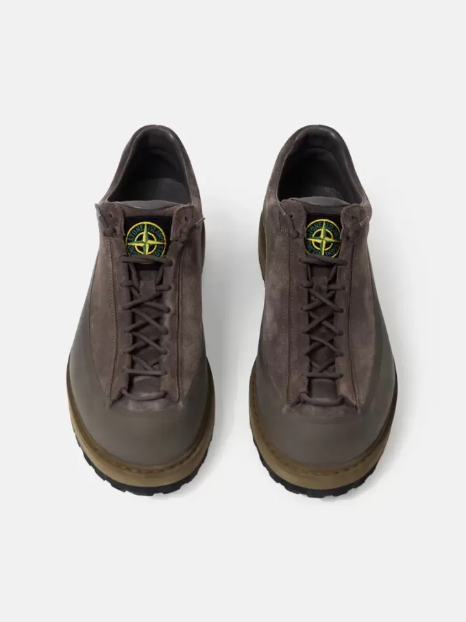 Schnürsneaker mit Gummirand und Profilsohle