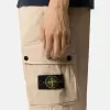 Slim-Fit-Bermudashorts mit Reißverschlusstaschen Slim-Fit-Bermudashorts mit Reißverschlusstaschen