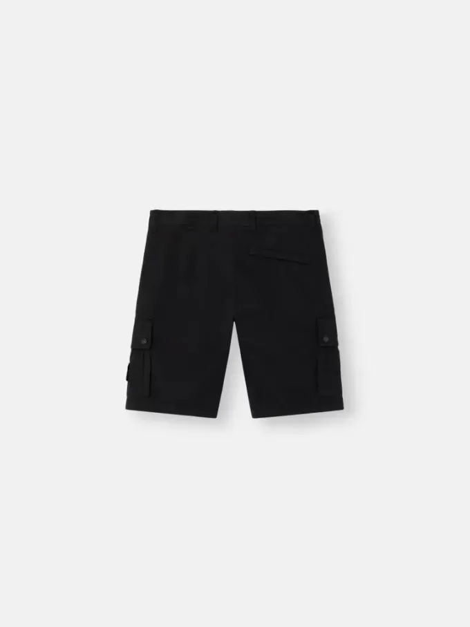 Slim-Fit-Bermudashorts mit Reißverschlusstaschen Slim-Fit-Bermudashorts mit Reißverschlusstaschen