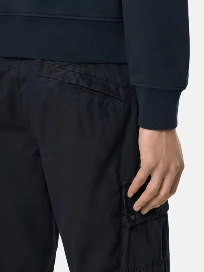 Slim-Fit-Cargo-Bermudashorts mit Reißverschlusstaschen Slim-Fit-Cargo-Bermudashorts mit Reißverschlusstaschen