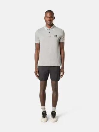 slim fit kurzarm poloshirt mit gestreiften details 2 4 330x440 - Slim-Fit-Kurzarm-Poloshirt mit gestreiften Details