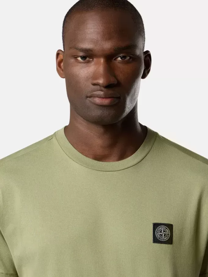 Slim-Fit-T-Shirt mit kurzen Ärmeln und Kompass-Aufnäher Slim-Fit-T-Shirt mit kurzen Ärmeln und Kompass-Aufnäher
