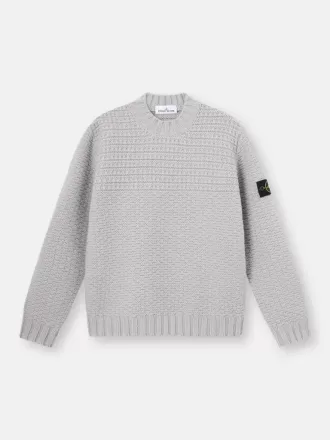 Strickpullover mit hohem Kragen und breiten Rippbündchen