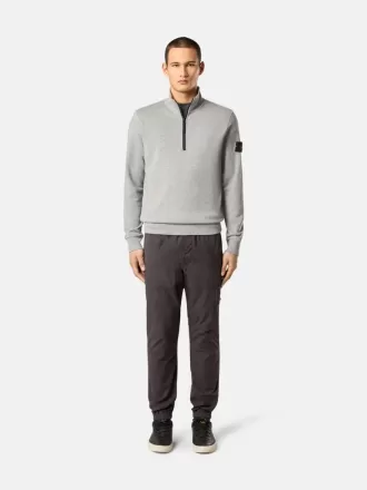 Sweatshirt mit halbem Reißverschluss und aufgesetzten Taschen